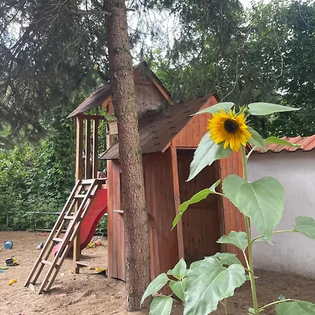 Troníček 3*
